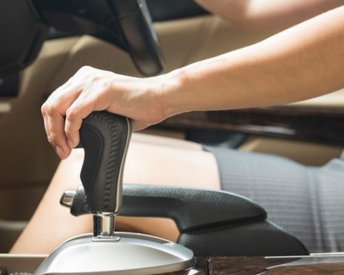 gearstick-changing-gears-cars-woman